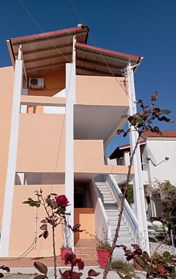 Agapi Studio Acharavi A 50M De La Mer, 400M Du Centre Ville Bagian luar foto